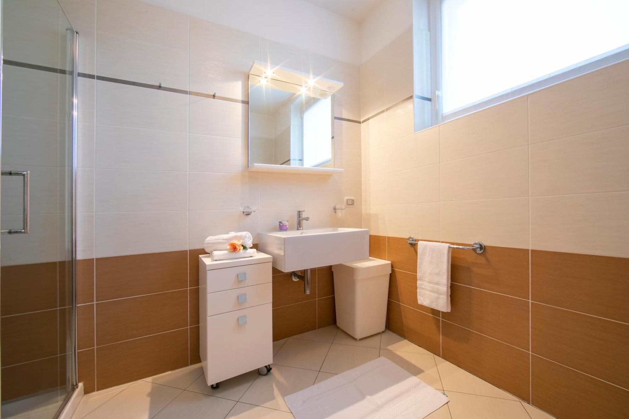 Vista Di Maccagno Fantastico Pool - Happy Rentals Екстер'єр фото